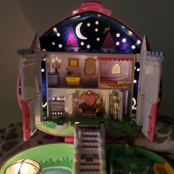 Polly Pocket Starlight Castle 1992 - Working Lights - Picture 6 of 13